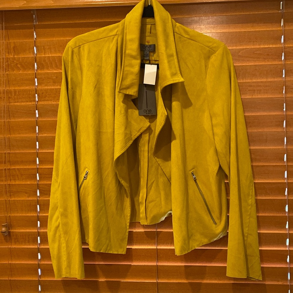 ONE by chapter one mustard suede-like super soft light jacket  size Lg (…
